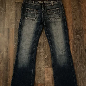 Blå jeans från Only Jeans - Passar bra och sköna! 