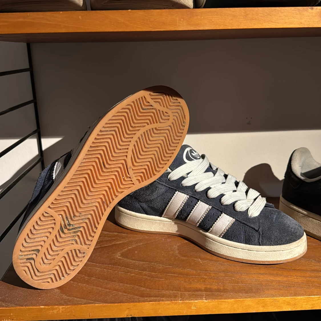 Adidas Campus sneakers i mörkblå mocka - 1
