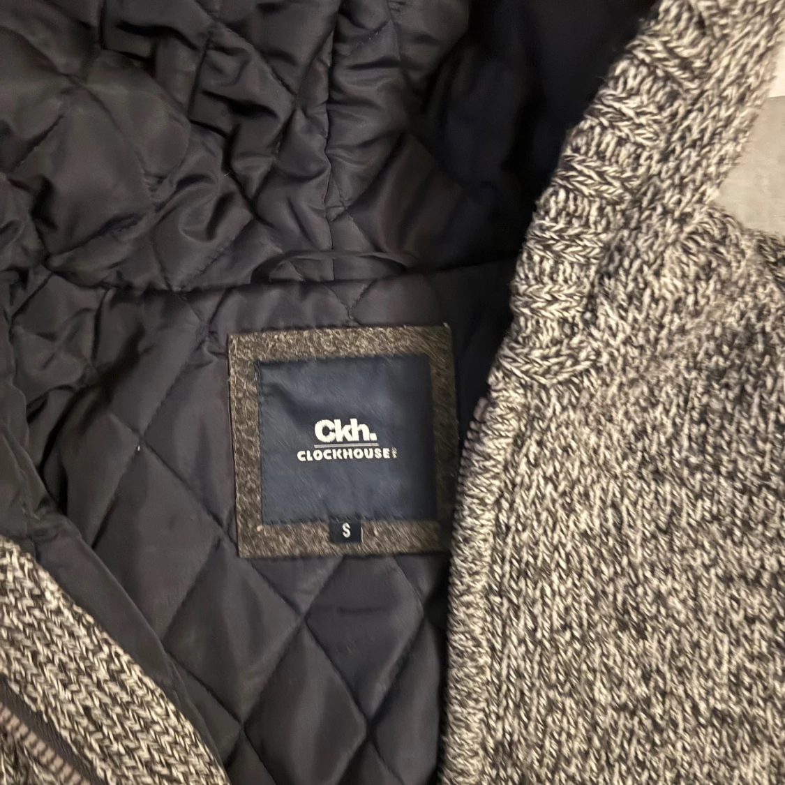 Grå stickad jacka från Clockhouse S - 1