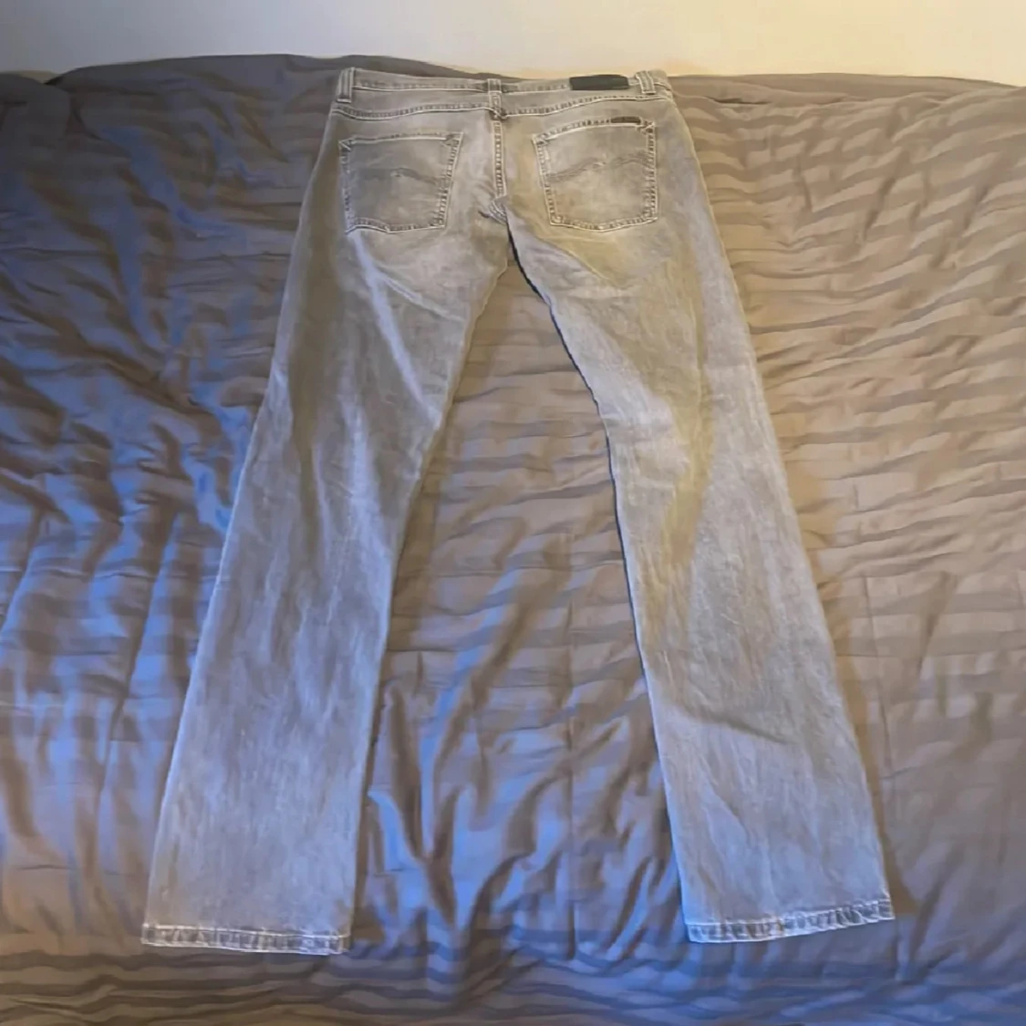 Grå jeans från Nudie Jeans Co - 1
