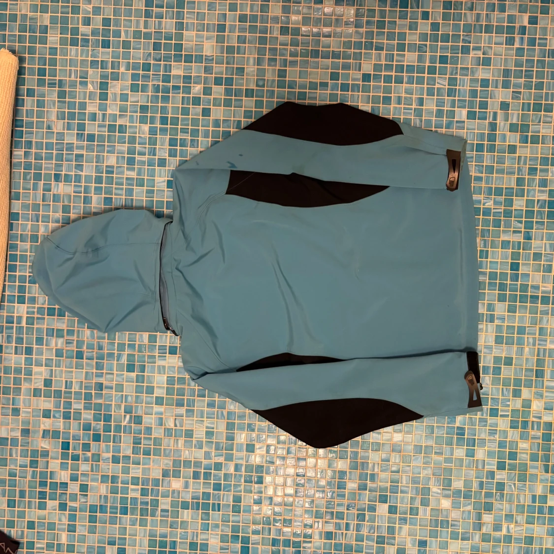 Blå Gore-Tex vindjacka från The North Face - 1