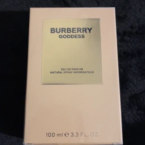 Dam parfymer - Säljer dom 3 parfymerna  tillsammans för endast 1350 fast pris. Skriv endast om ni ska köpa!!!!! Kvitto finns inte 