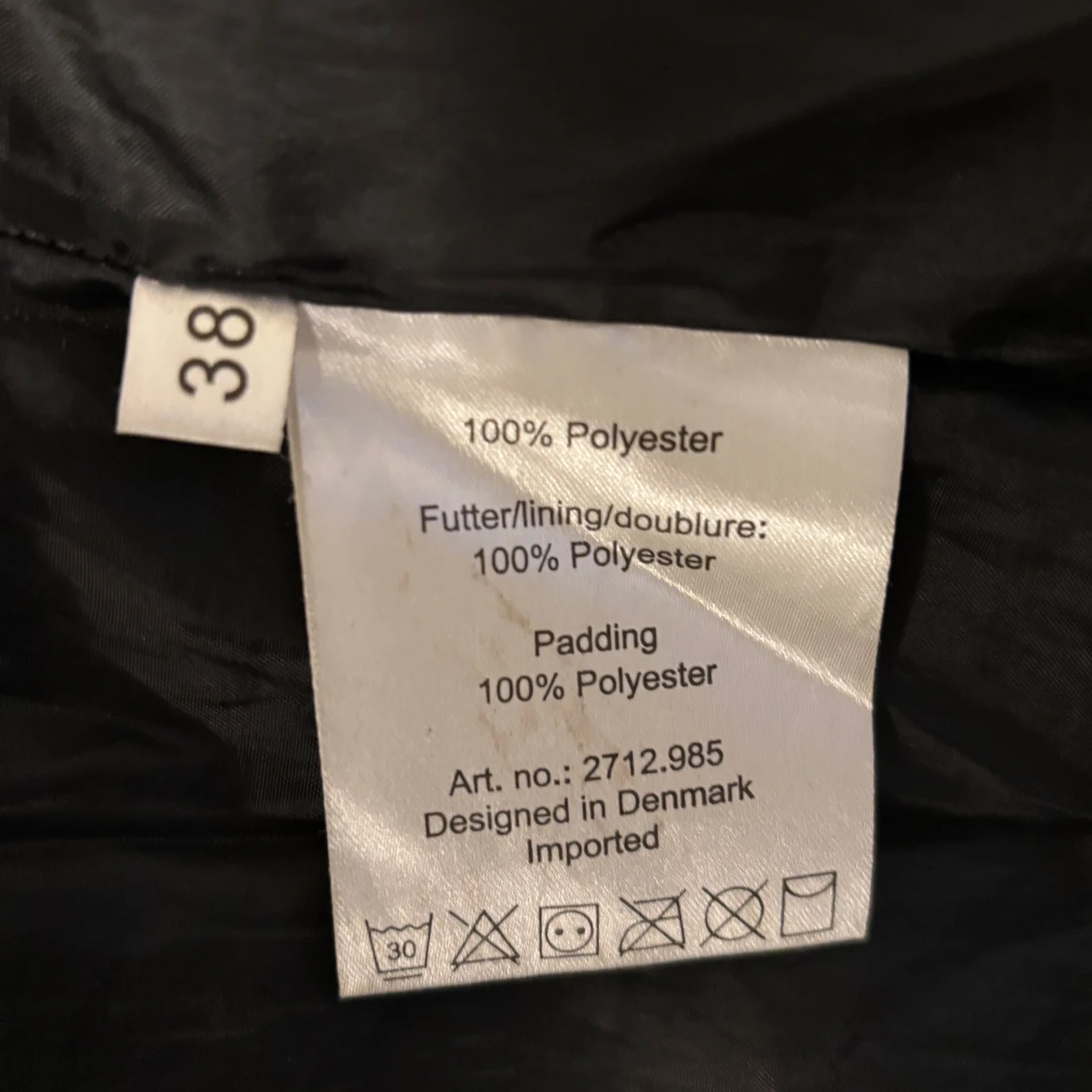 Svart prickig pufferjacka från Etage - 1