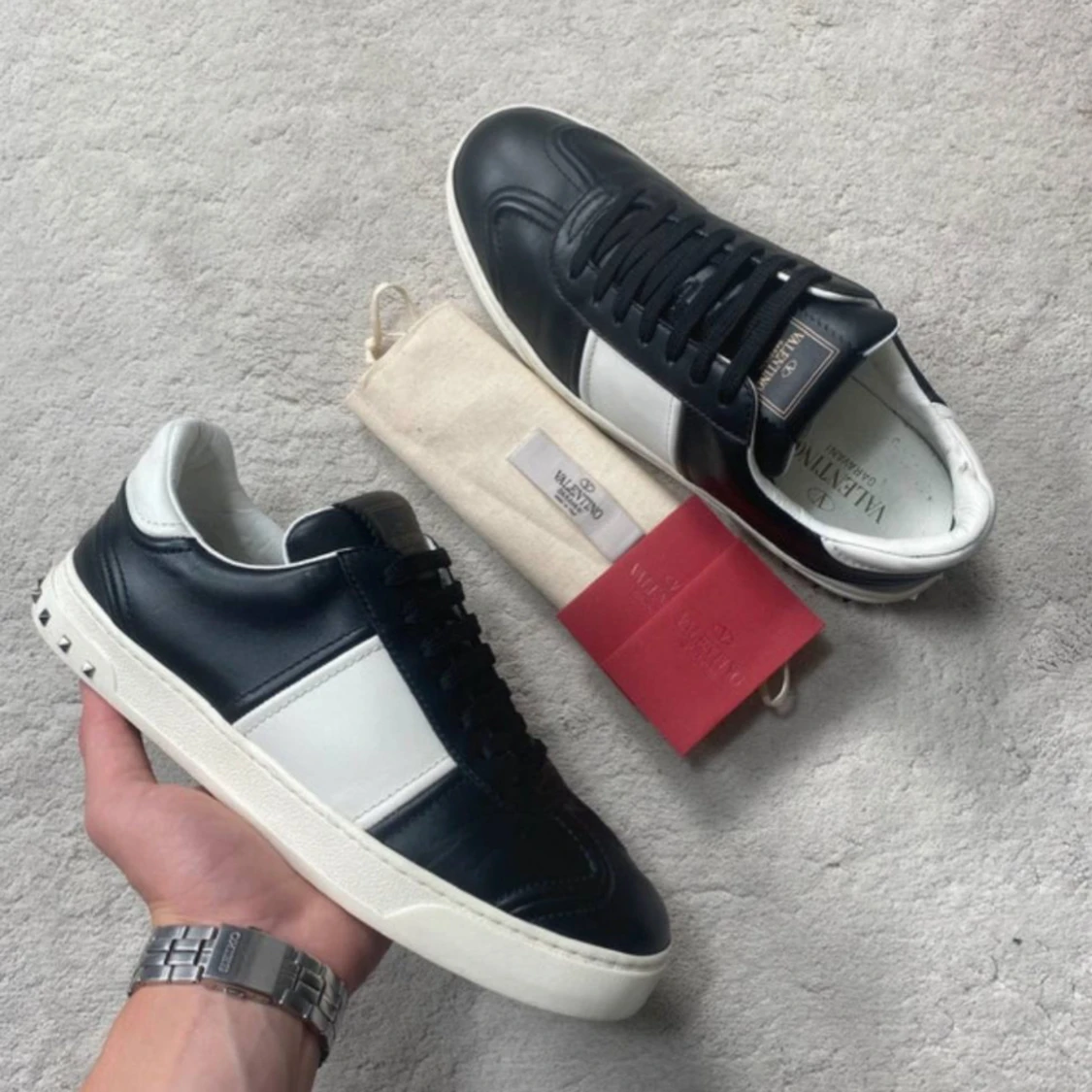Valentino Garavani svartvita sneakers