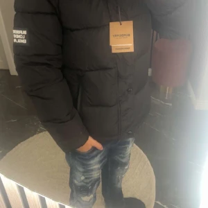 Burryburry vinter jacka - Helt ny oanvänd, möts även upp i Göteborg 