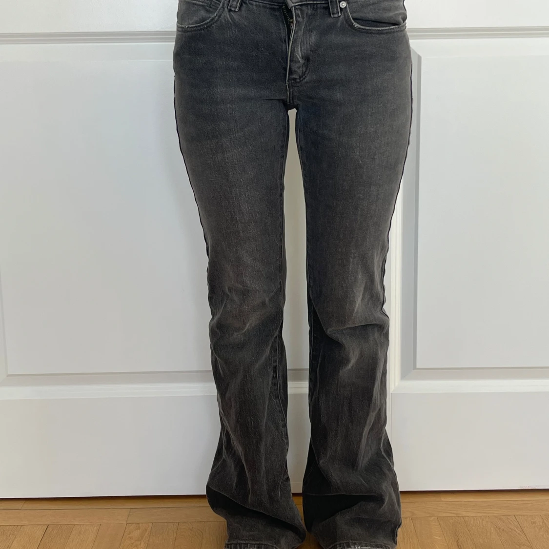Svarta bootcut jeans - 1