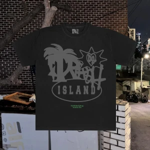 Bladee Trash Island svart  - Bladee merch från 2025. köpt på trashisland.gtb.sg. oöppnad