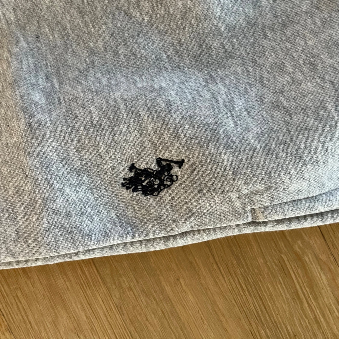 Grå mjukisbyxor från U.S. Polo Assn. - 1