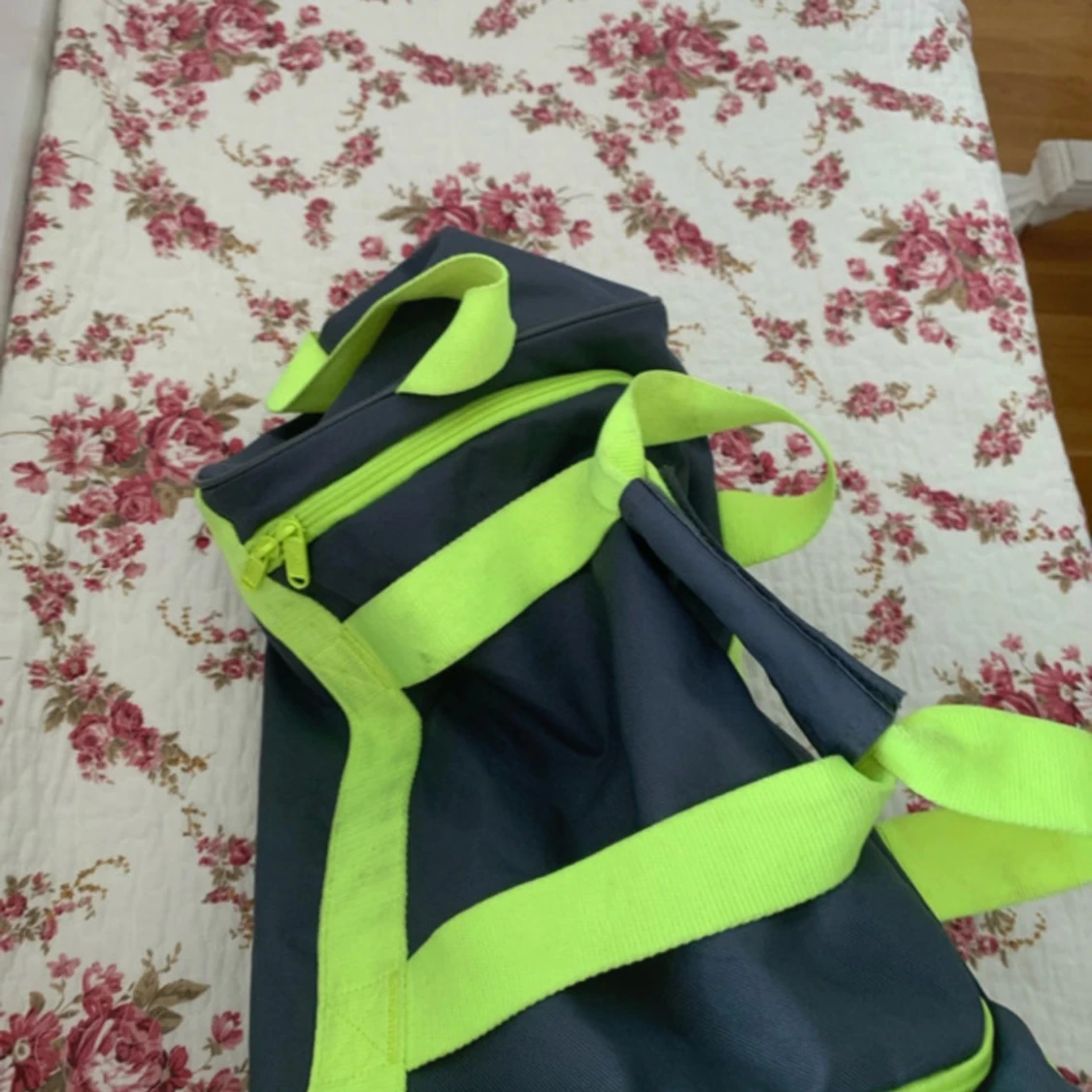 Grå träningsväska från Adidas - 1