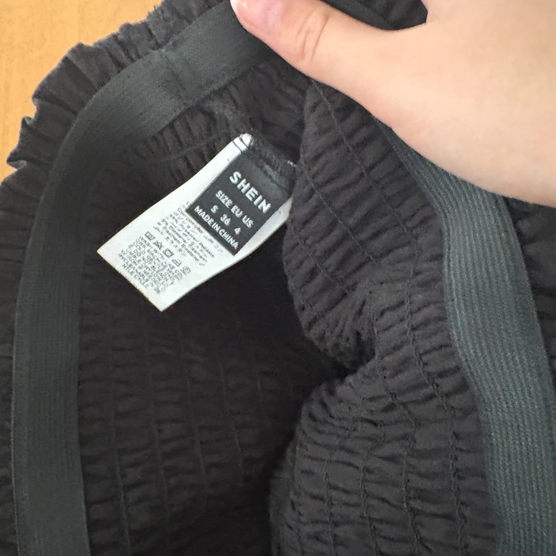 Svart volangkjol från SHEIN - 2