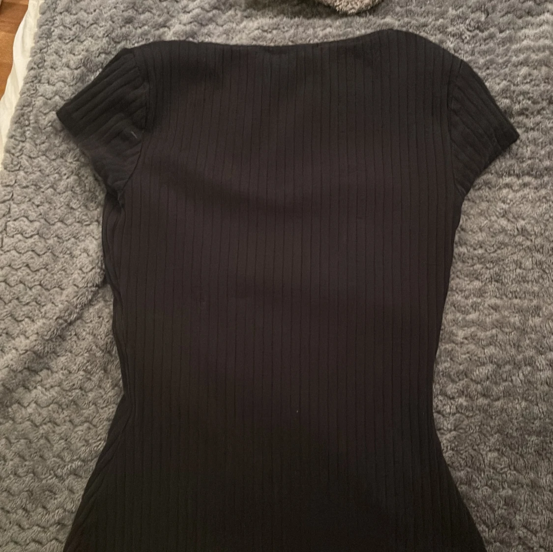 Svart ribbad topp från Anna Field - 2