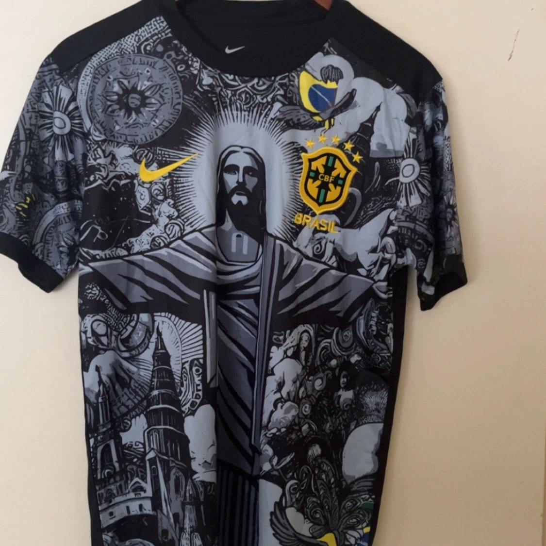 Svart fotbollströja