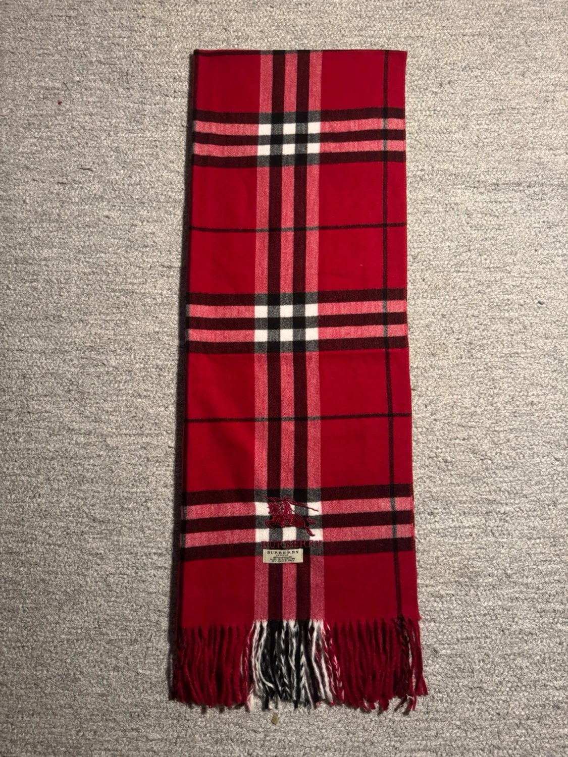 Rutig röd Burberry kashmirväst