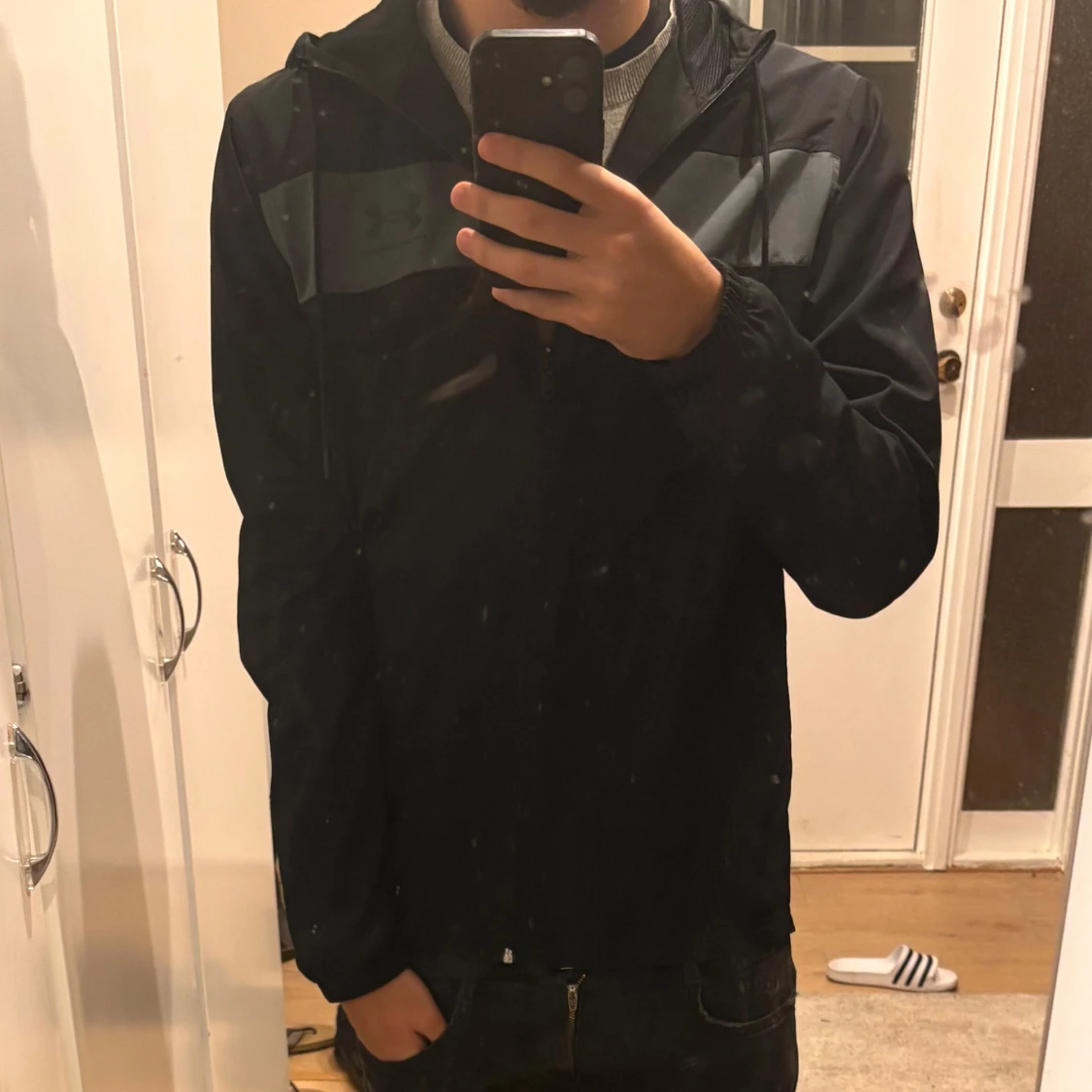 Svart vindjacka från Under Armour