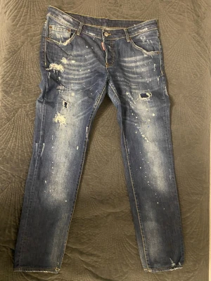 Dsquared2 jeans till Salu - Hej, säljer dessa jeans. Har ni frågor o så hör av er.