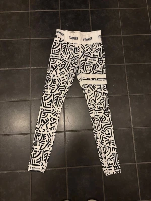 Stronger tights  - Knappt använda stronger tights i storlek S