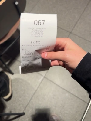 67 kvitto, 1 med beställning och 1 kvitto med numret ingår - 1 med beställning och 1 kvitto med numret ingår