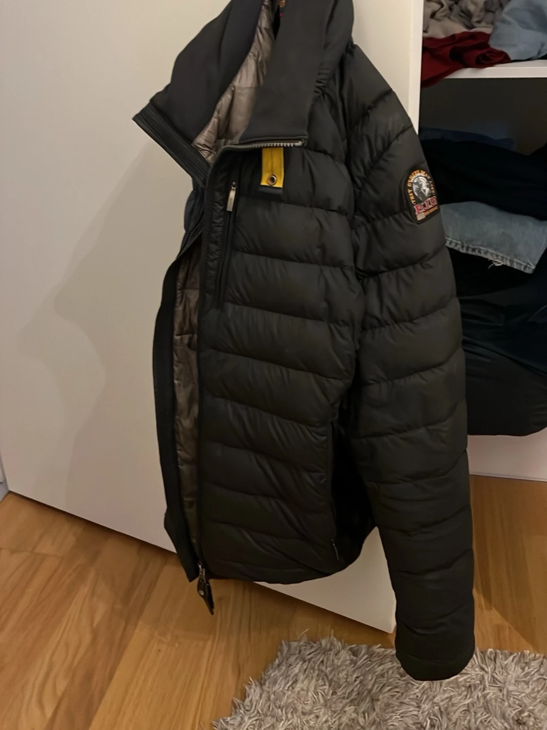 Svart dunjacka från Parajumpers