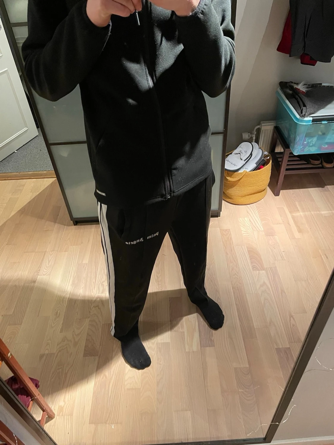 Palm Angels svarta mjukisbyxor med vita ränder