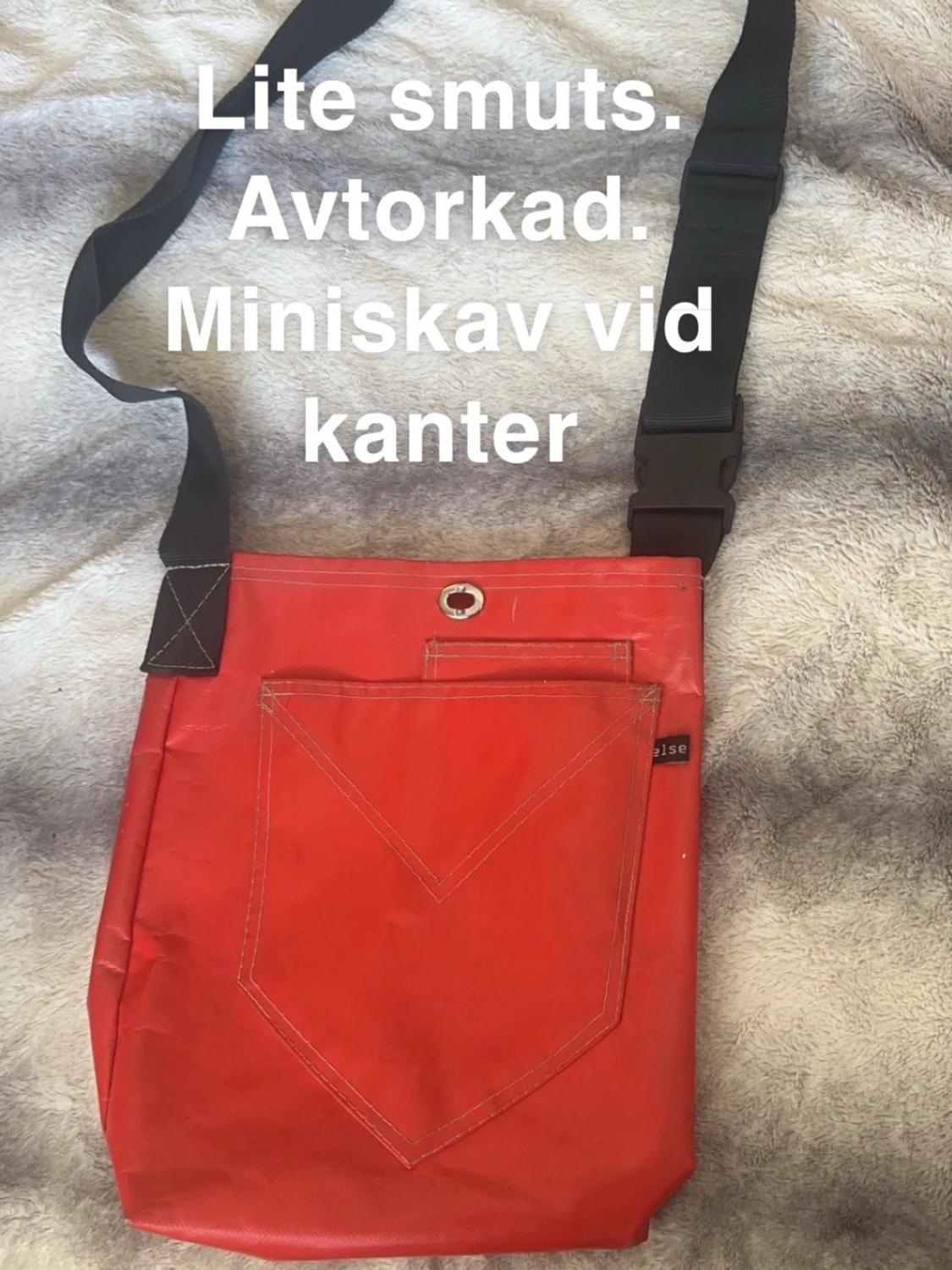 Röd axelväska från Else