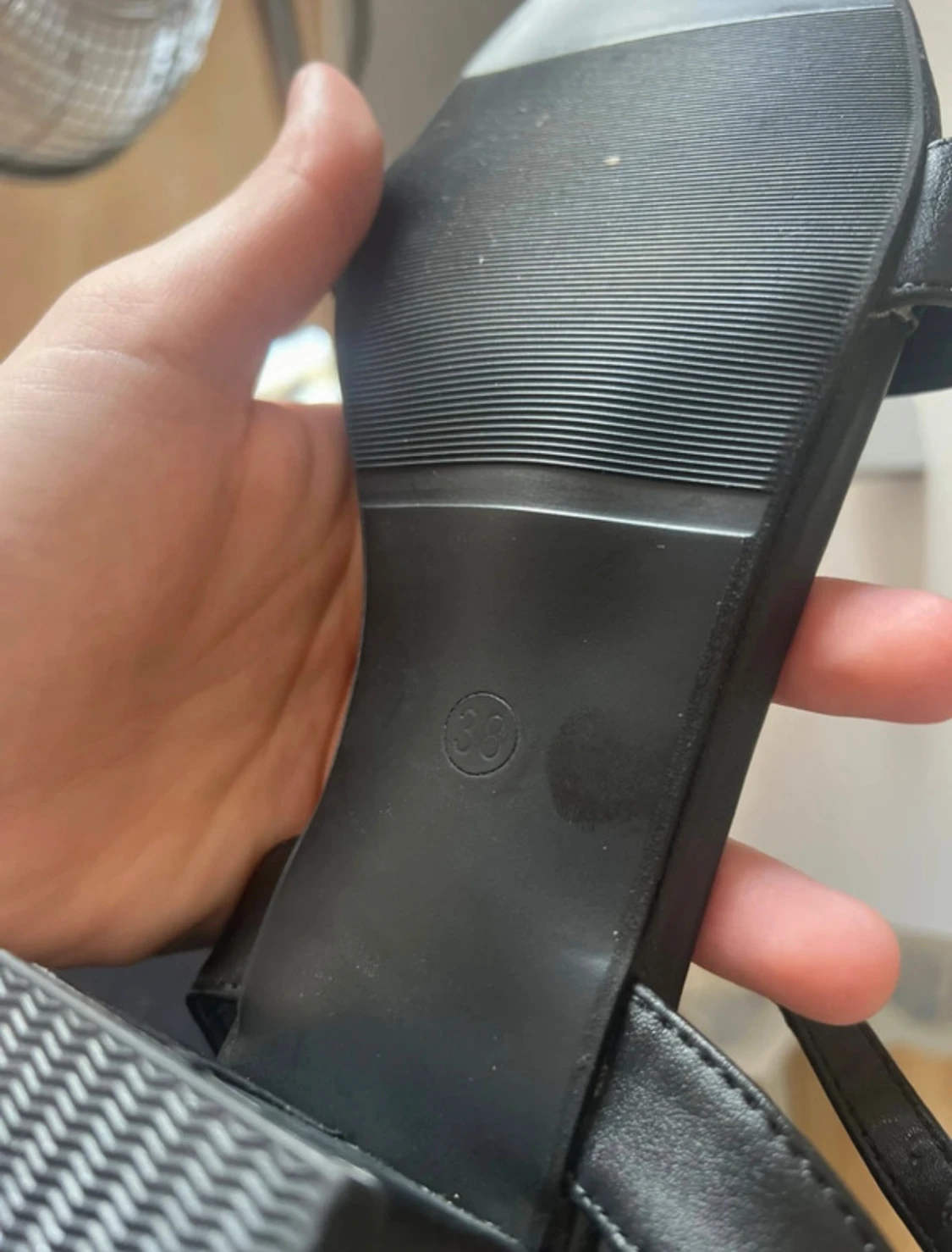 Svarta sandaler med låg klack, strl 38 - 2