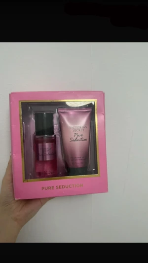 Victoria's Secret  - Victorias secret body mist och lotion 💗