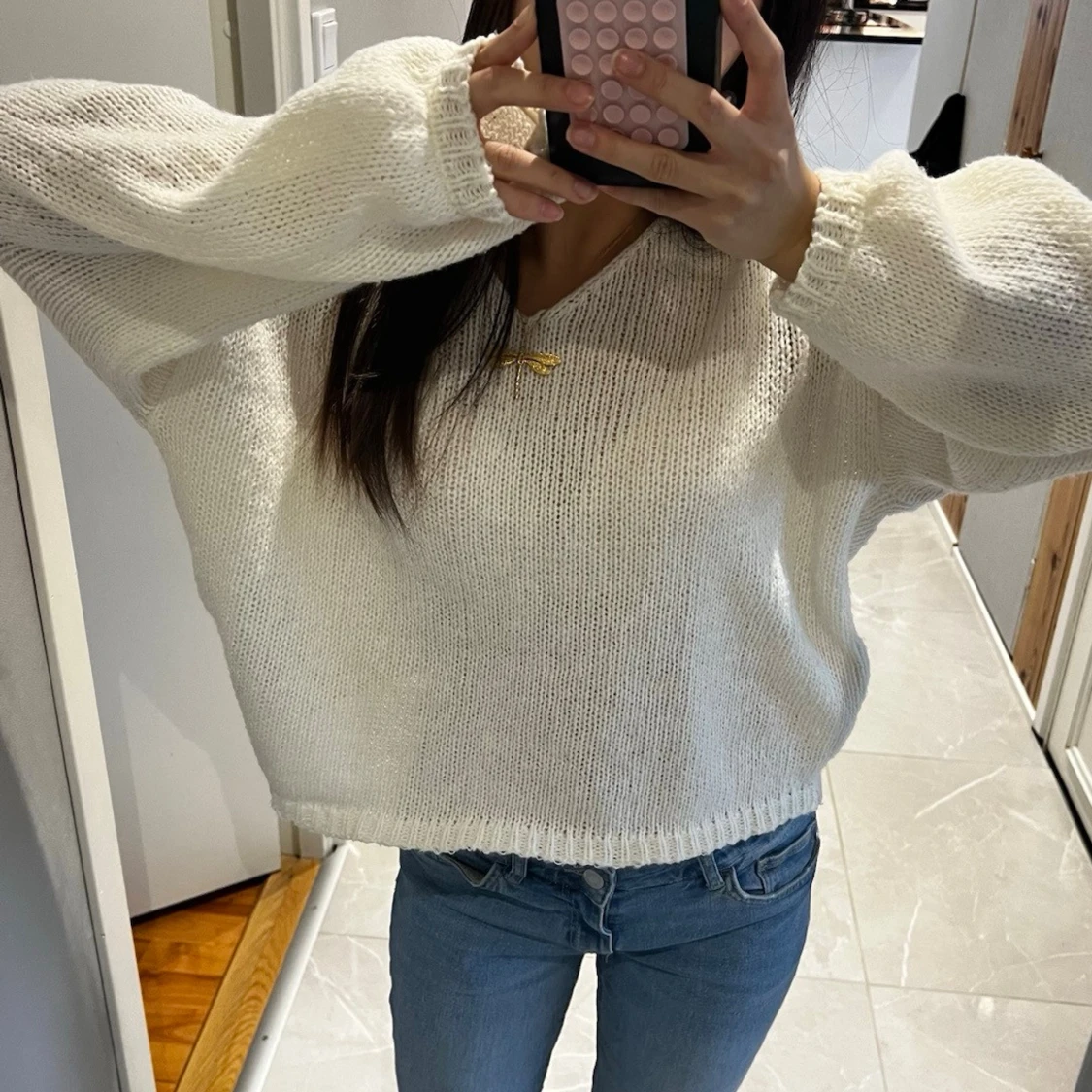 Vit stickad tröja med v-ringning - 3