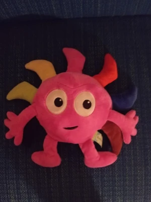 Babblarna gosedjur diddi - Säljer ett gosedjur från Babblarna -diddi.                   Den är fint använd o i bra skick. Ca 33 cm från top till tå
