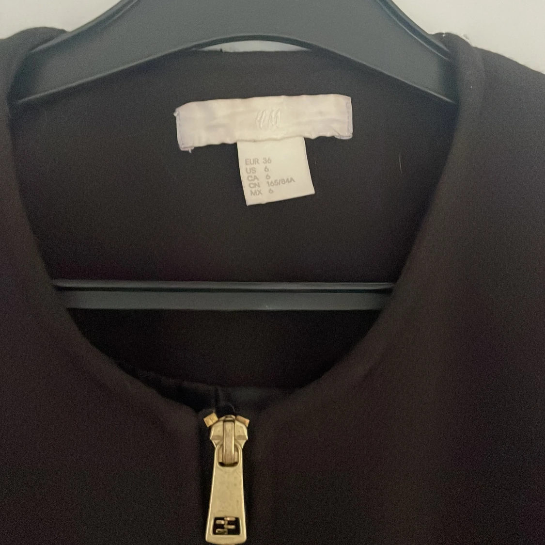 Svart kappa med dragkedja från H&M - 3