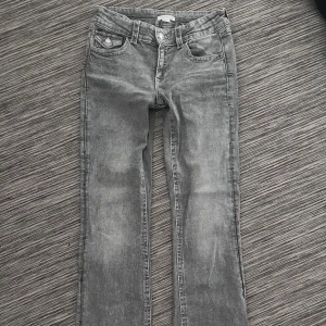 Bootcut jeans  - Jeans från Gina tricot