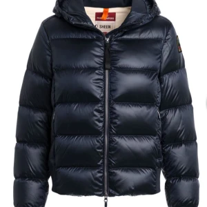 Parajumper Sheen Jacka - Jätte fin jacka, inga defekter. Skriv för fler bilder Den är självklart äkta