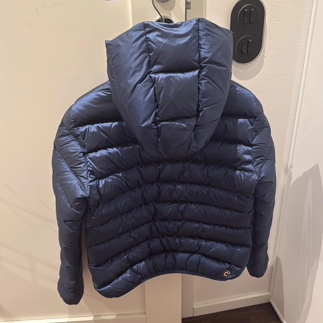 Mörkblå Colmar pufferjacka med huva - 1