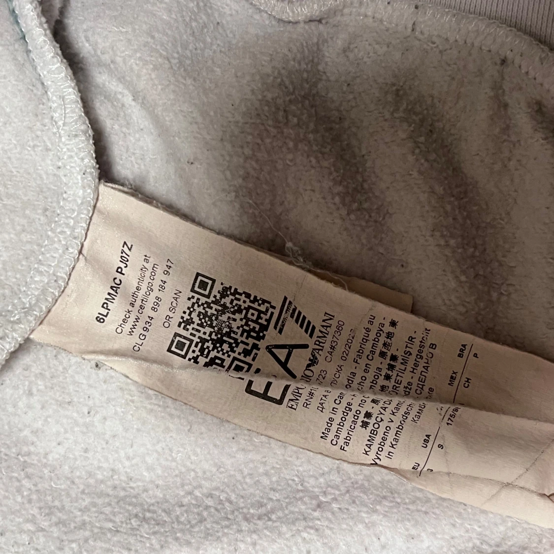 Vit hoodie från EA7 Emporio Armani - 2