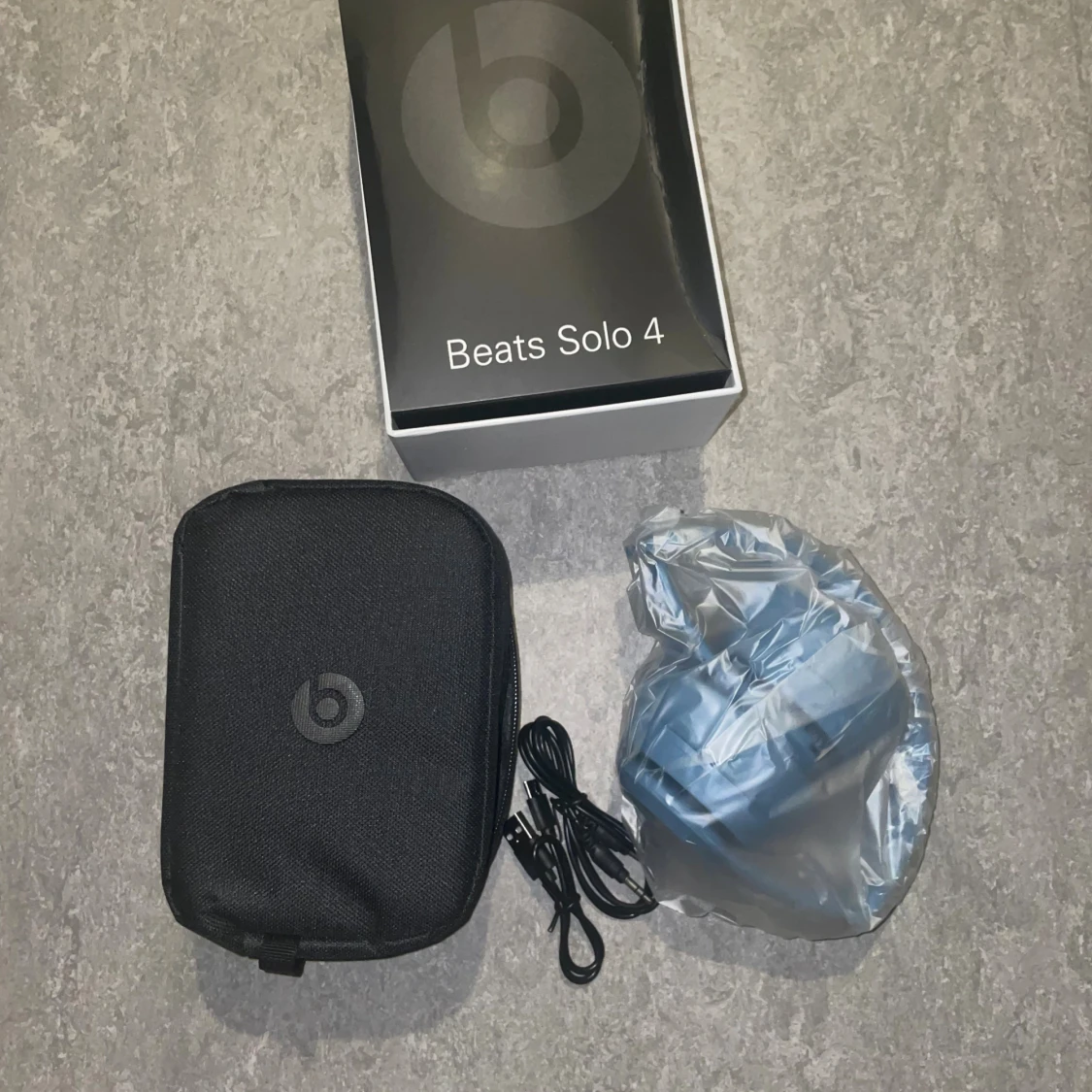 Beats Solo 4