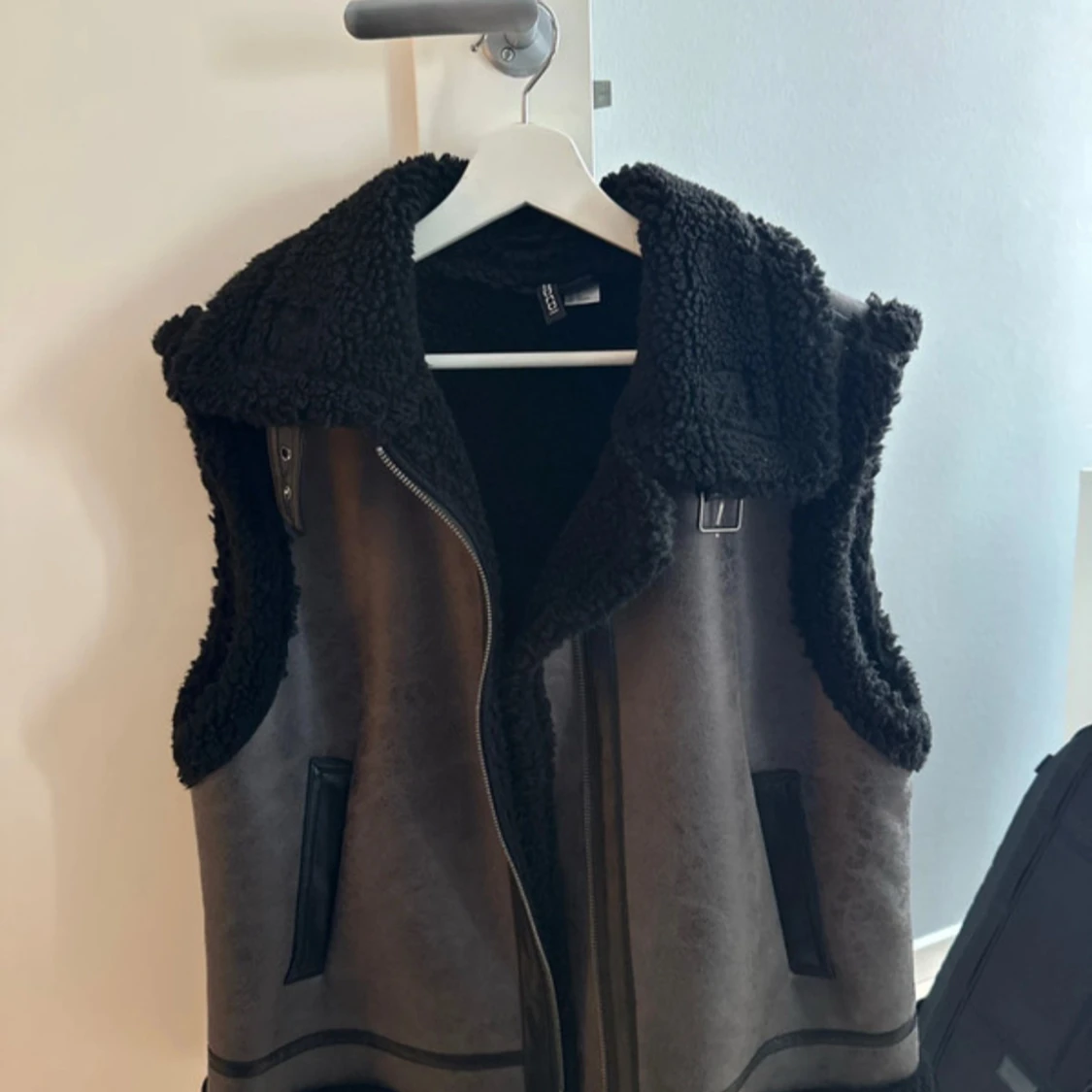 Piléfodrad väst från H&M - 1