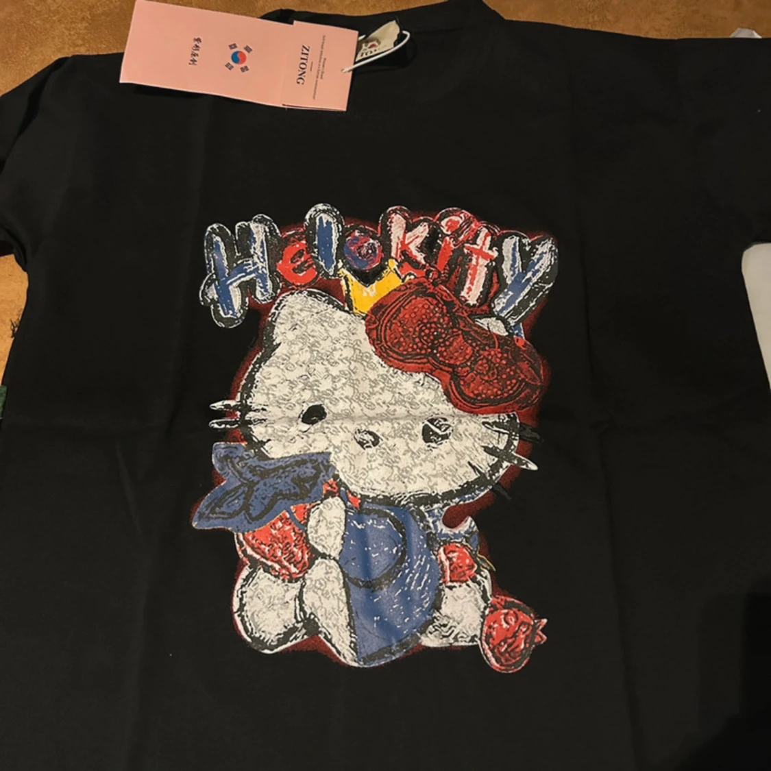 T-Shirt Med Olika Tryck På - 3