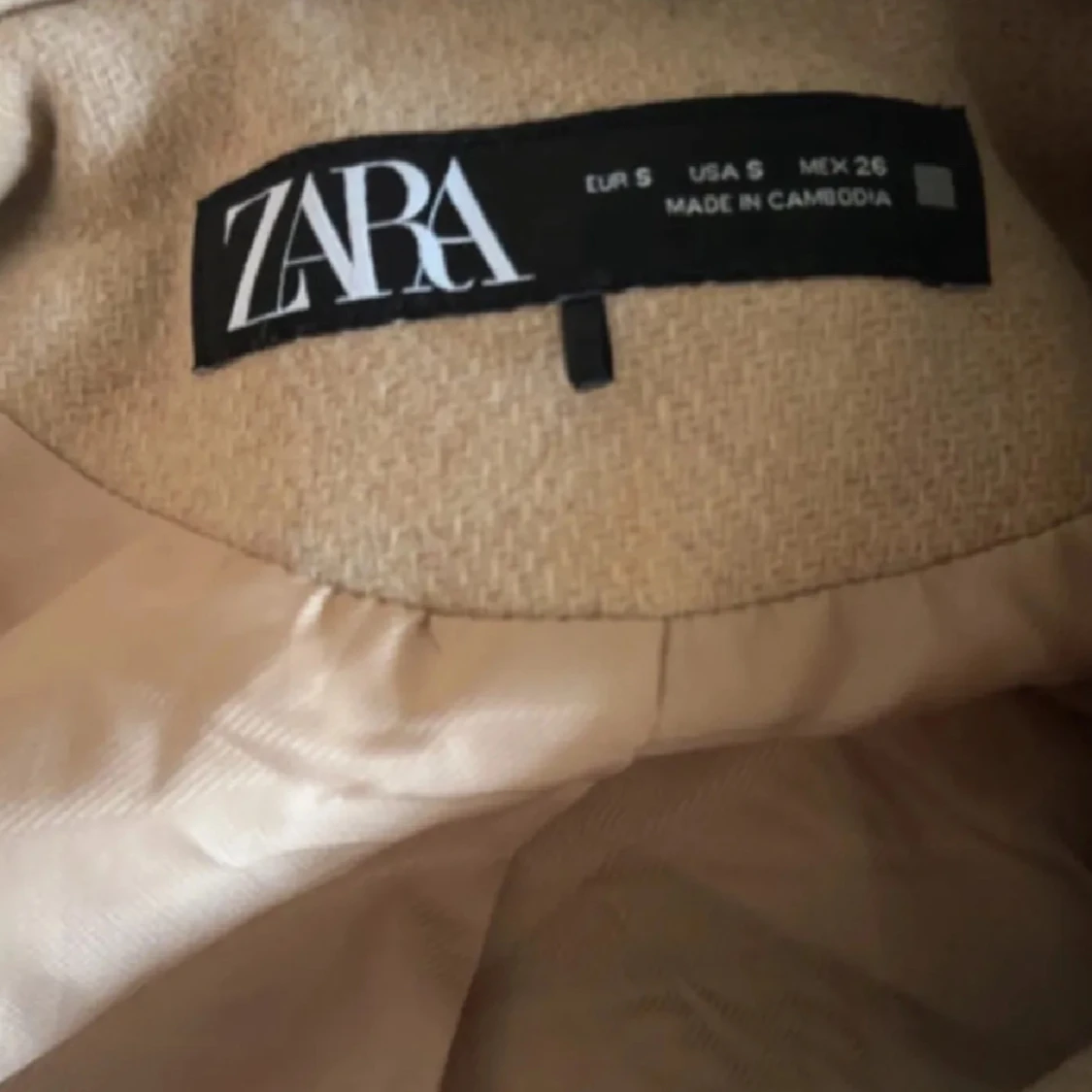 Beige jacka Zara oanvänd - 1