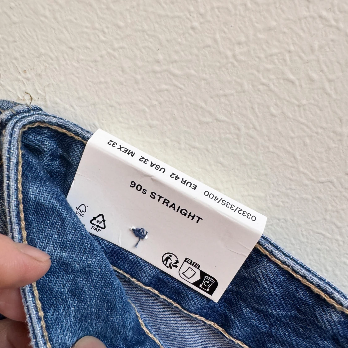 Blå 90s straight jeans från Bershka - 2