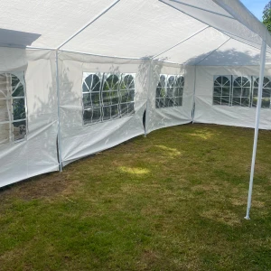 Tält - Uthyrning!!  - Hej! Jag hyr ut ett festtält som kommer skapa en fantastisk upplevelse för just er upplevelse! Kontakta mig när mer info! Priser frakt montering och mycket mer! 💞