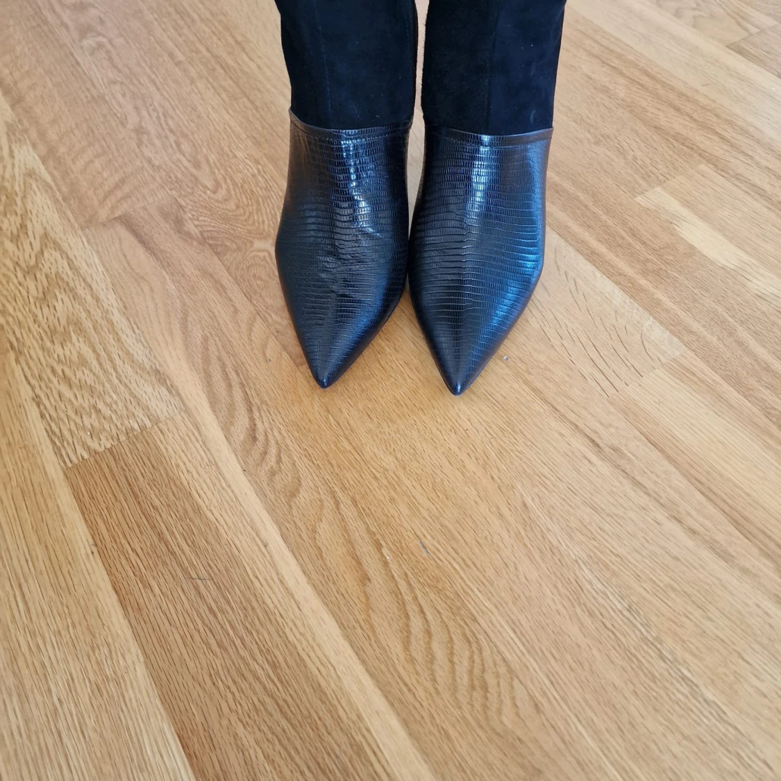 Svarta stövletter med spetsig tå - 1