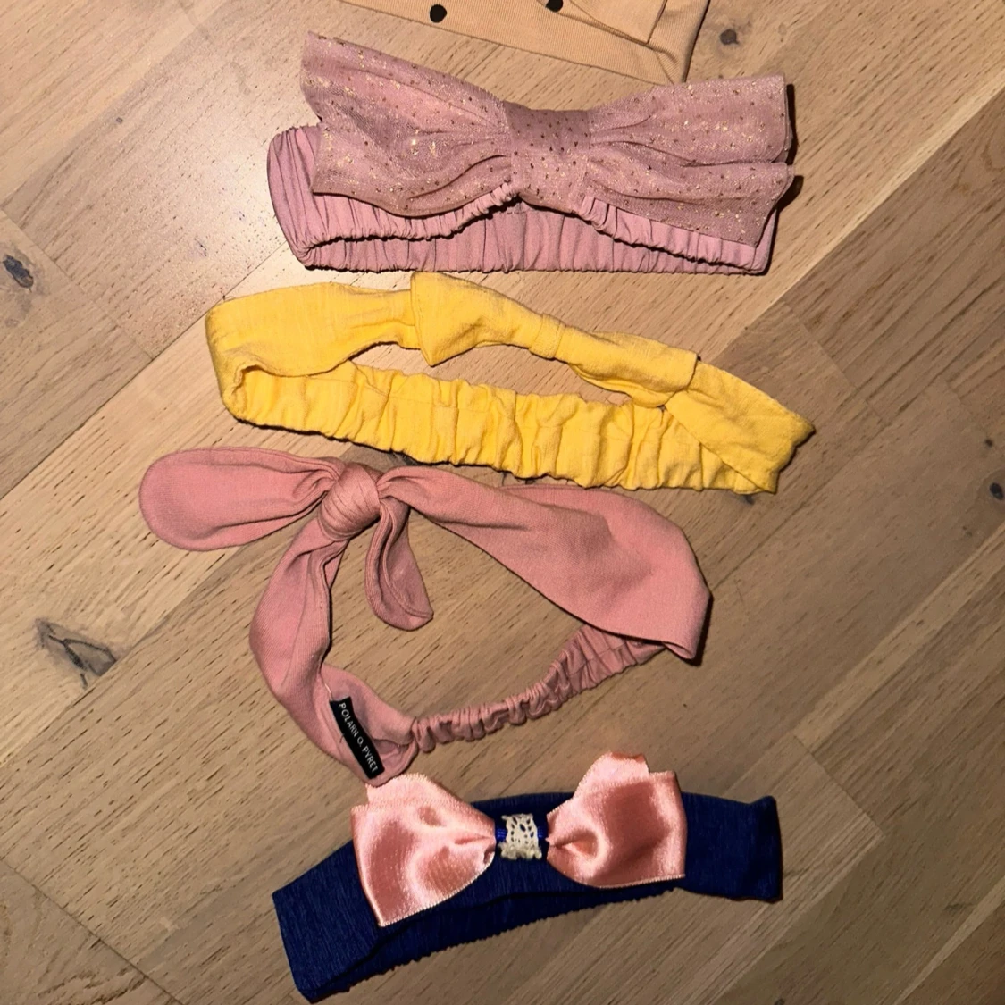 Färgglada diadem med rosetter och mönster pannband  - 2