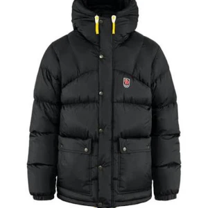 Svart dunjacka från Fjällräven - SÖKER en svart jacka från fjällräven i modellen EXPEDITION DOWN LITE W, den ska vara i nyskick utan defekter 🤗 antingen strl S eller XS är intressant, jag har en marinblå likadan i strl XS som är som ny ifall BYTE vore intressant!  skriv om du har någon fundering!