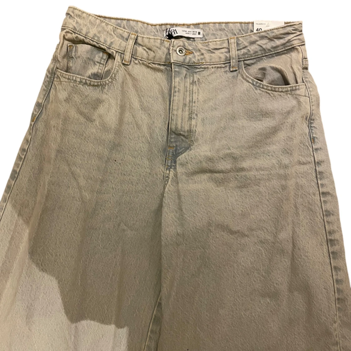 Grå/rosa vida jeans från Zara - 1