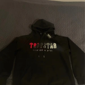 Trapstar hoodie  - Jätte bra tröja 