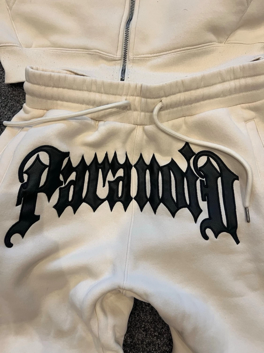 Crème vit tracksuit  - 1