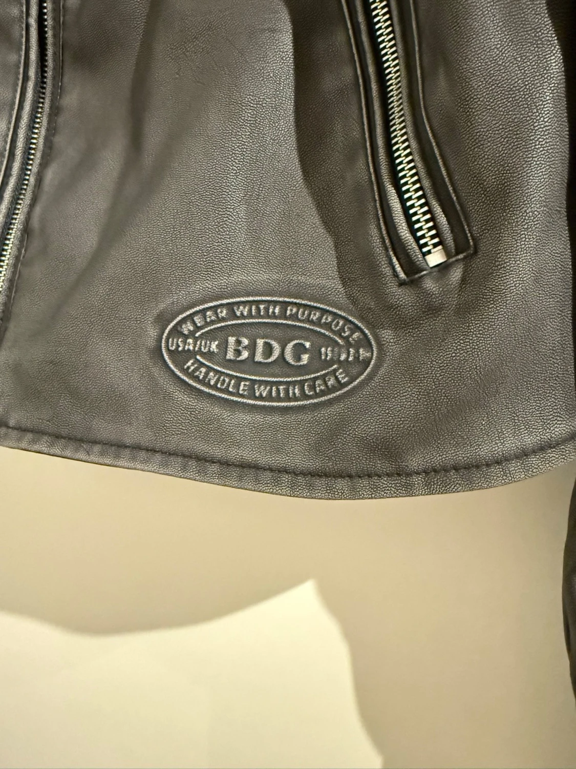 Svart skinnjacka från BDG Urban Outfitters - 1