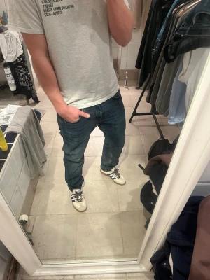 Hugo boss jeans  - Lite schystare Hugo boss jeans, go passform. 32/30 tvär goa 