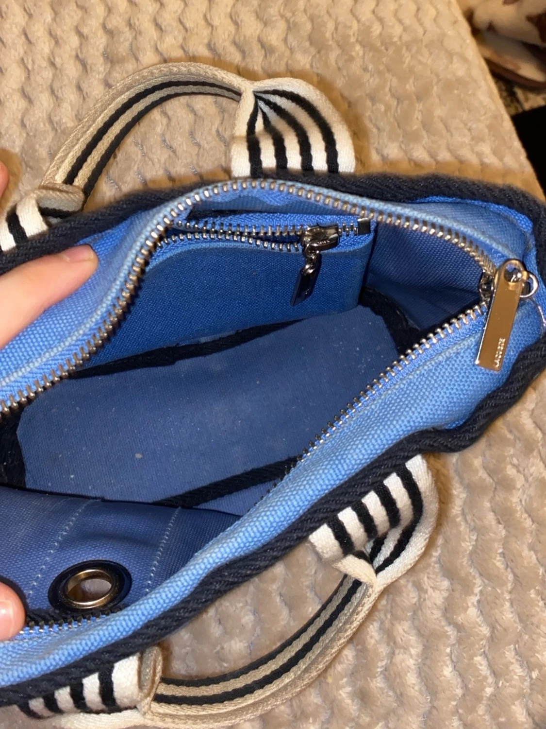 Blå handväska från Lacoste - 2