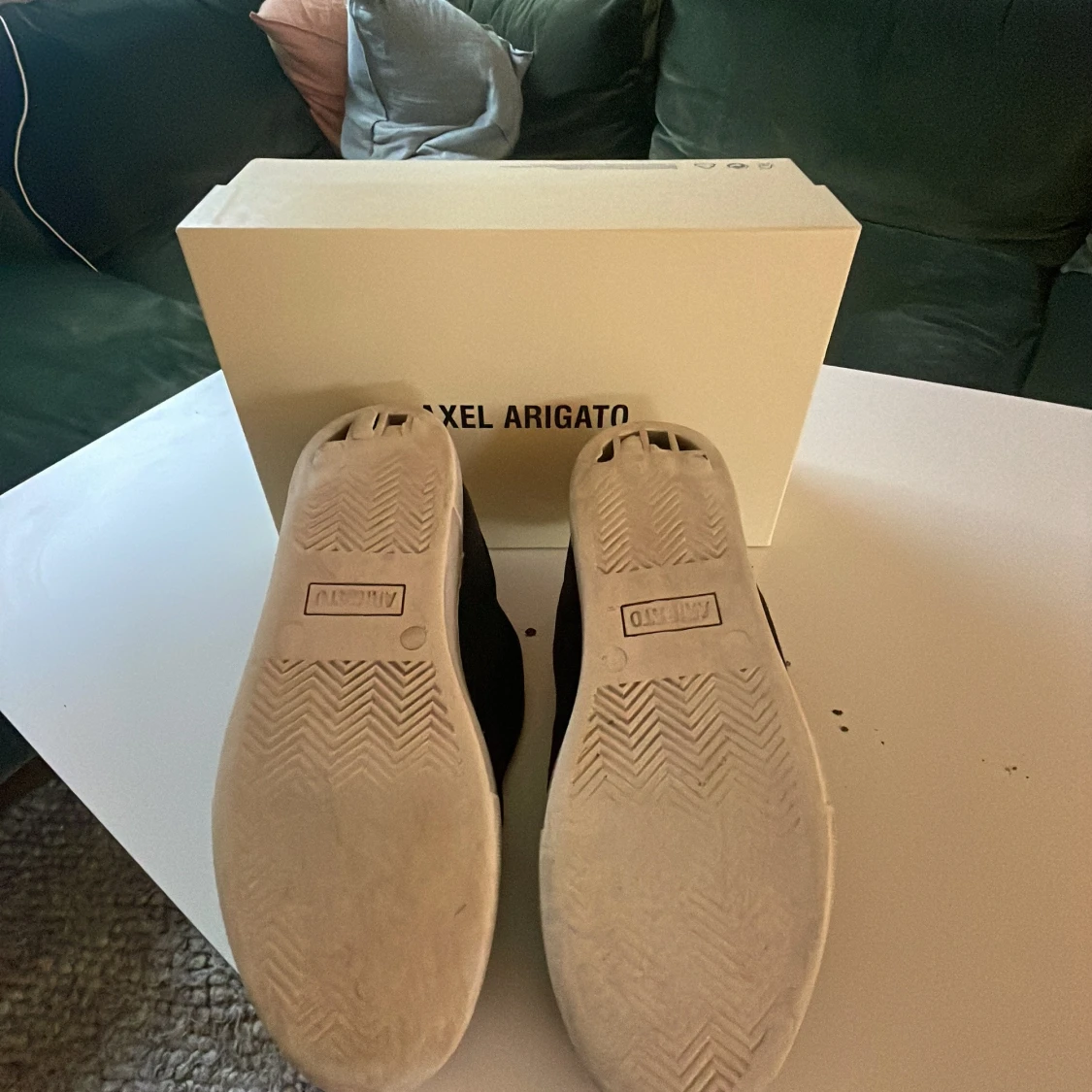 Svarta slip-on sneakers Axel Arigato - 4