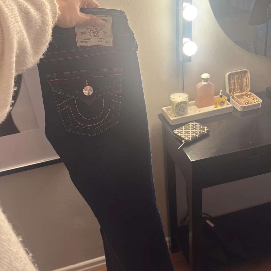 Mörkblå True Religion jeans bootcut